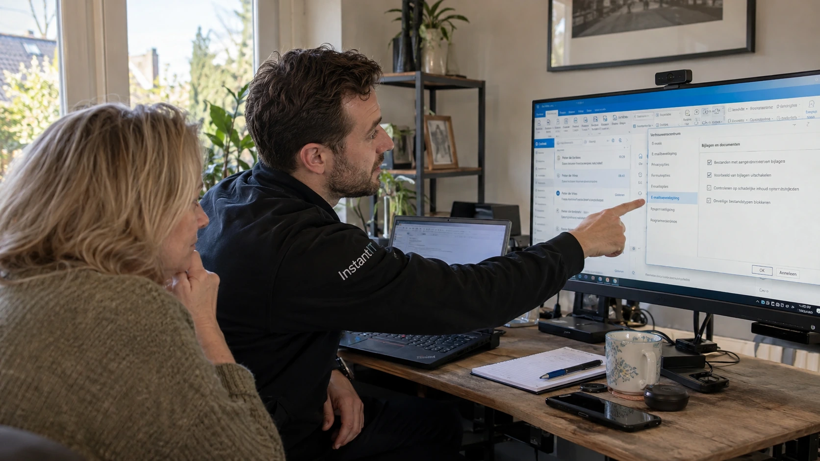 Verdachte bijlage geopend: computer nagekeken, Outlook extra beveiligd